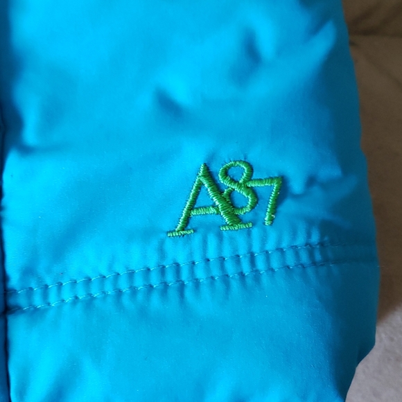 Jr Vest - Picture 2 of 5